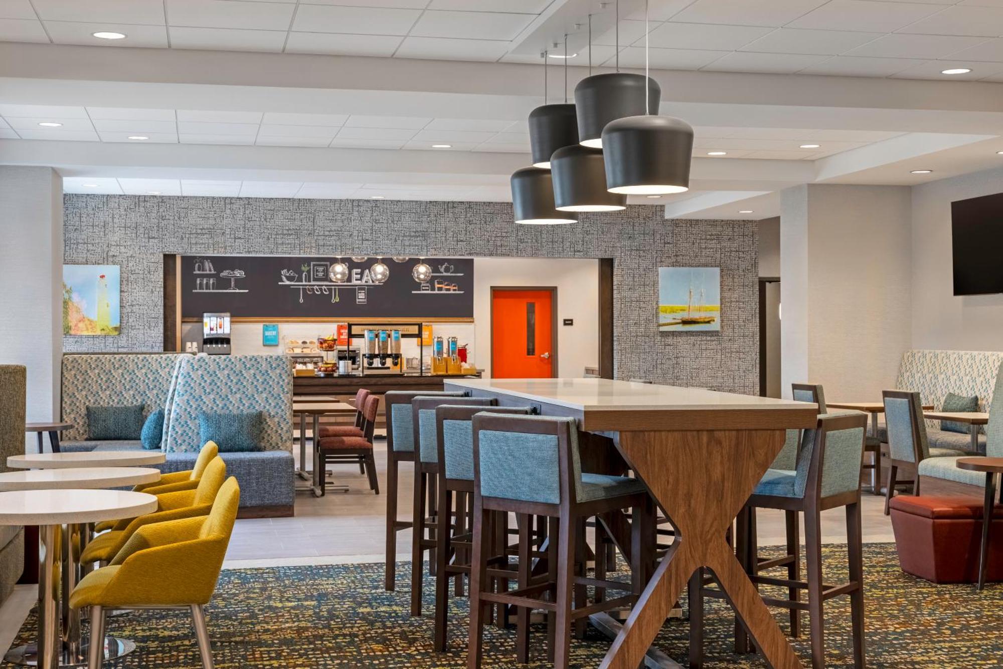 Hampton Inn Midland, On Экстерьер фото